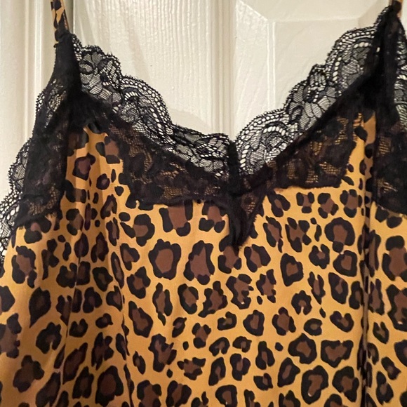 Leopard Print Silky Blouse W/Matching Cami Top - Picture 5 of 7
